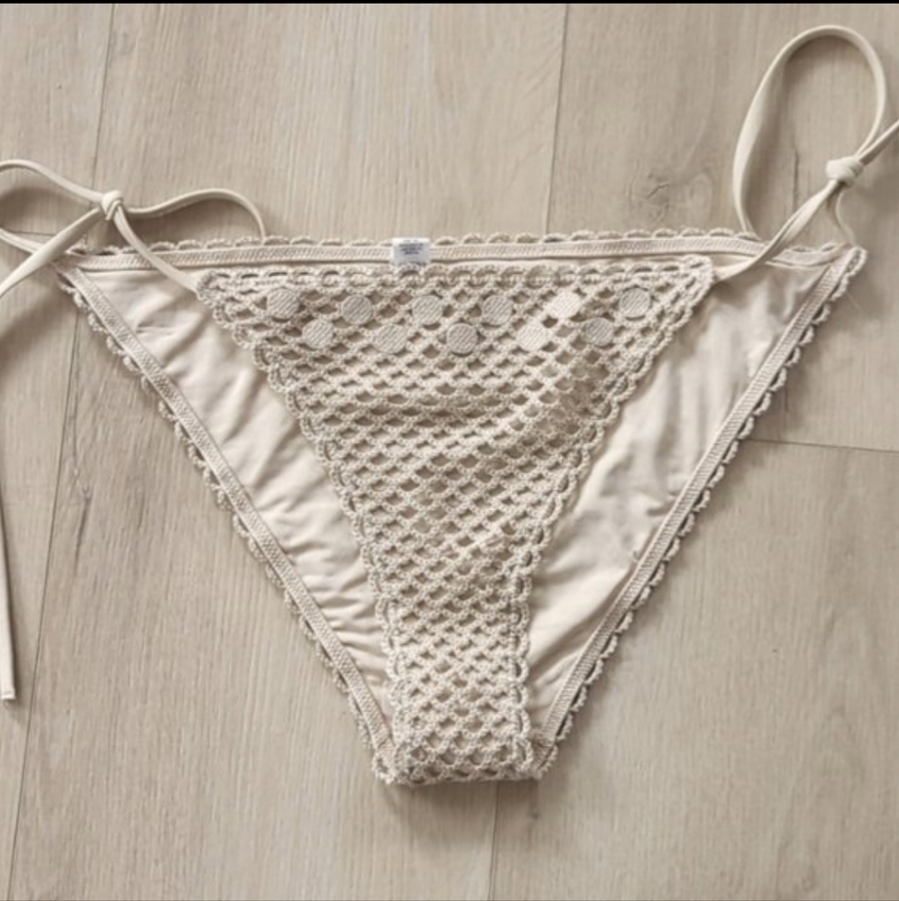 AERIE | Beige Crochet Lined Cheeky String Bikini Bottom Size Large